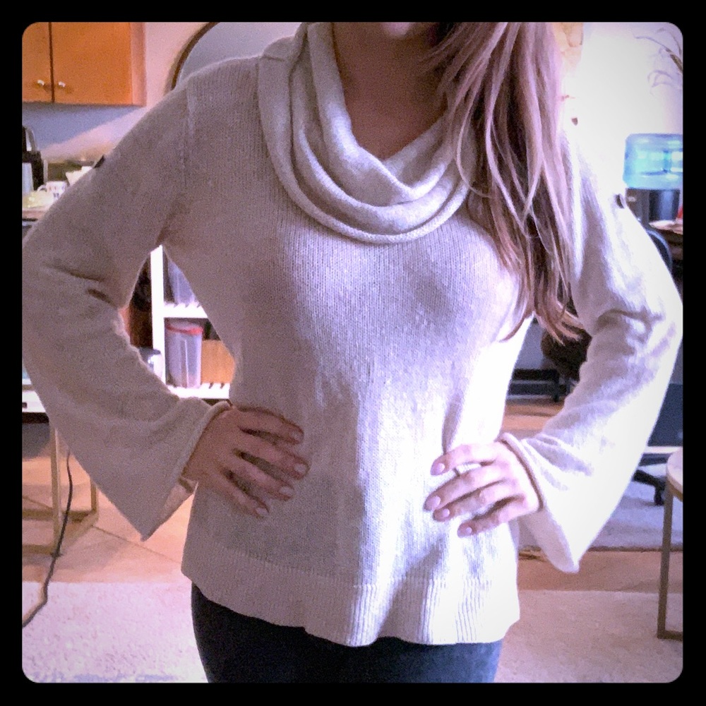 Saks Threads sweater
